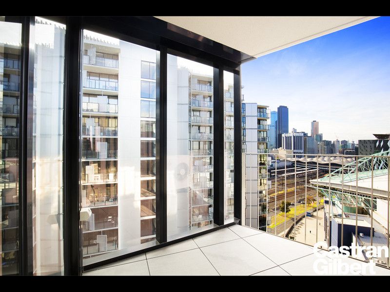 1702/675-677 La Trobe Street, Docklands - Thumbnail 2
