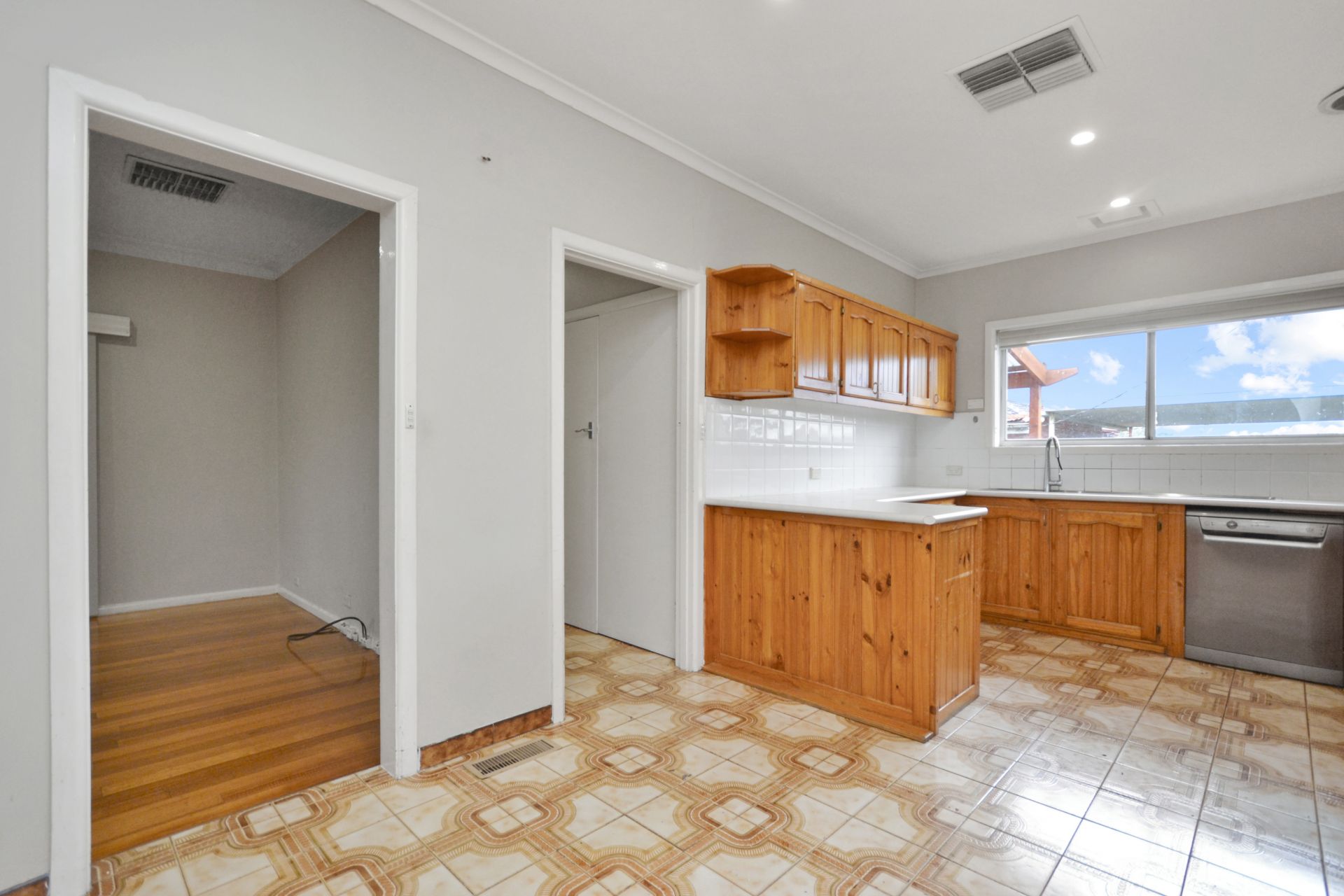 CHARMING THREE BEDROOM HOME!