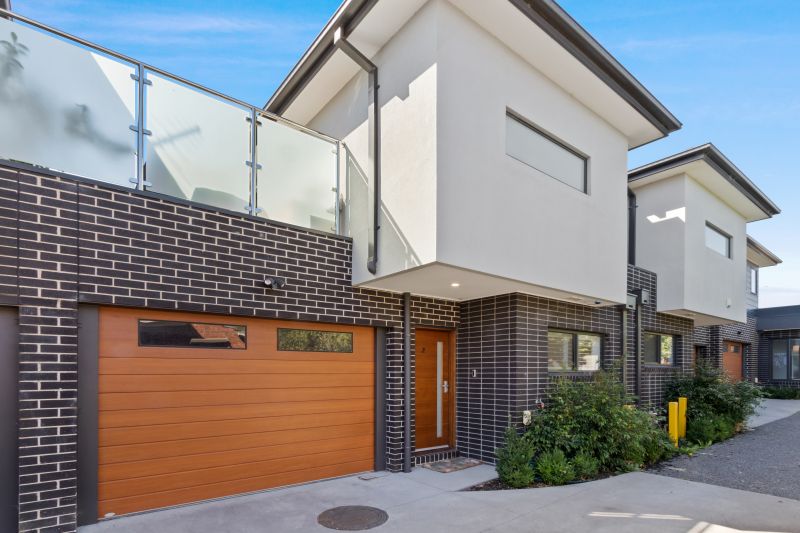 2/610 Gilbert Road, Reservoir