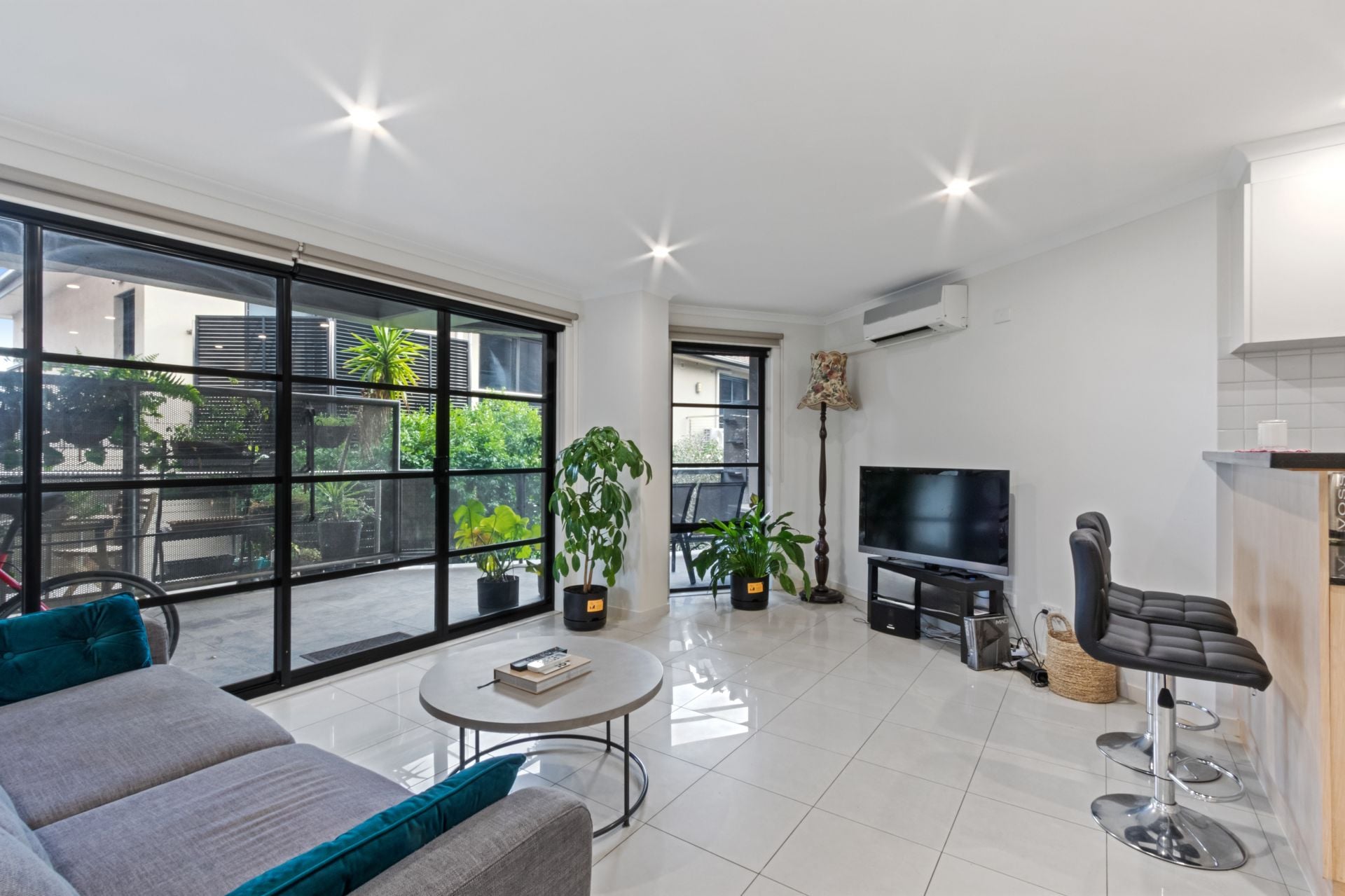 Sub-Penthouse Living!