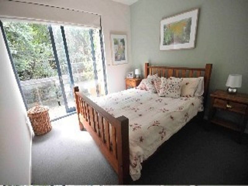 5 Neptune Place, St Kilda