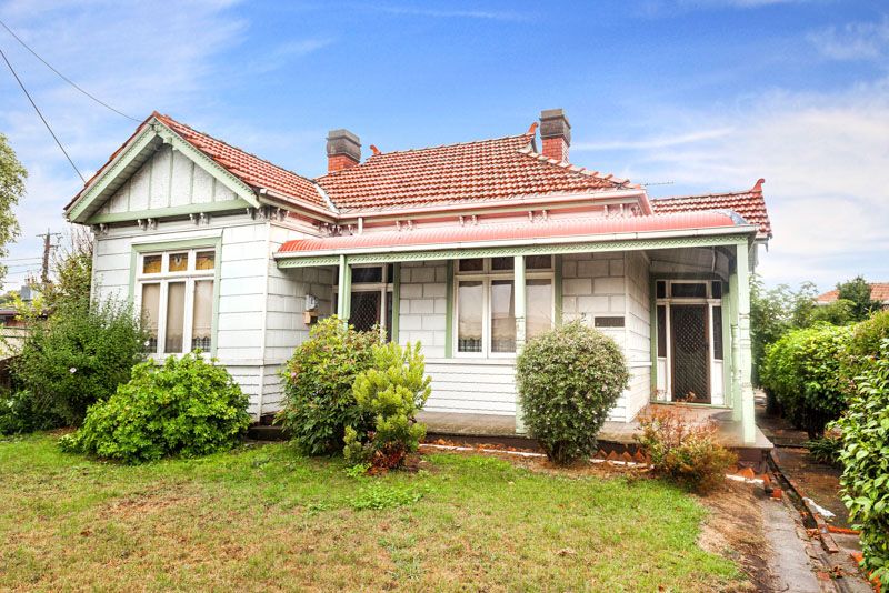110 Ballarat Road, Footscray - Thumbnail 2