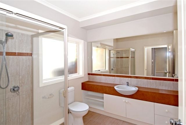 LUXURY TOWNHOUSE GREAT LOCATION