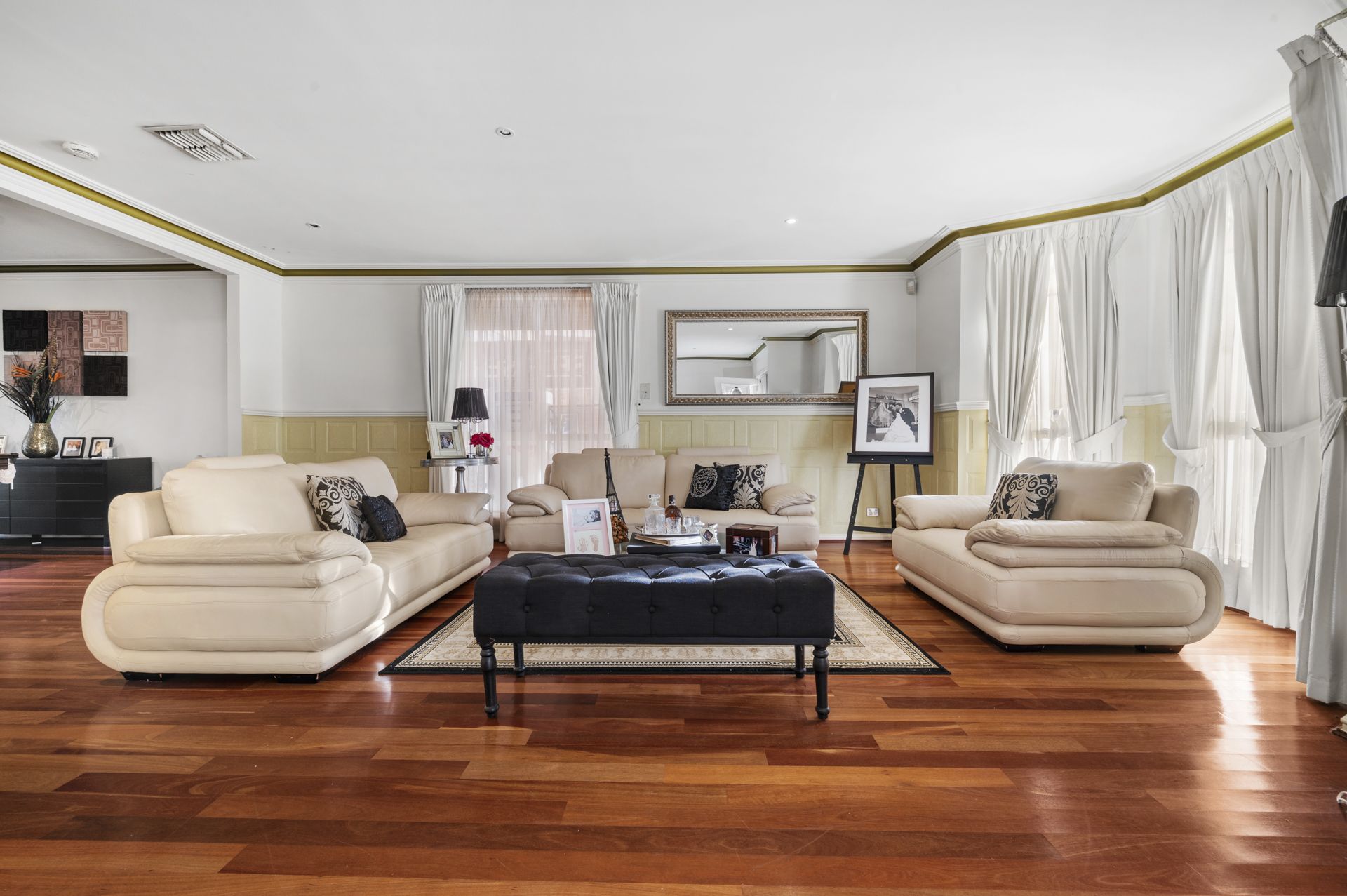 LALOR'S FINEST - 5 BEDROOMS