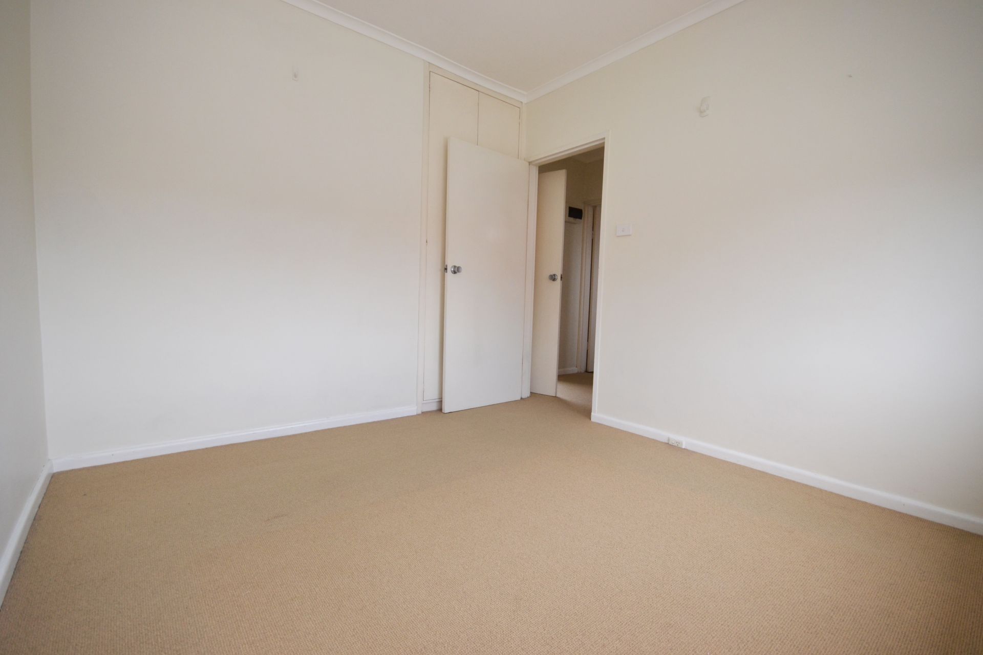 Perfectly Positioned Low Maintenance Living!