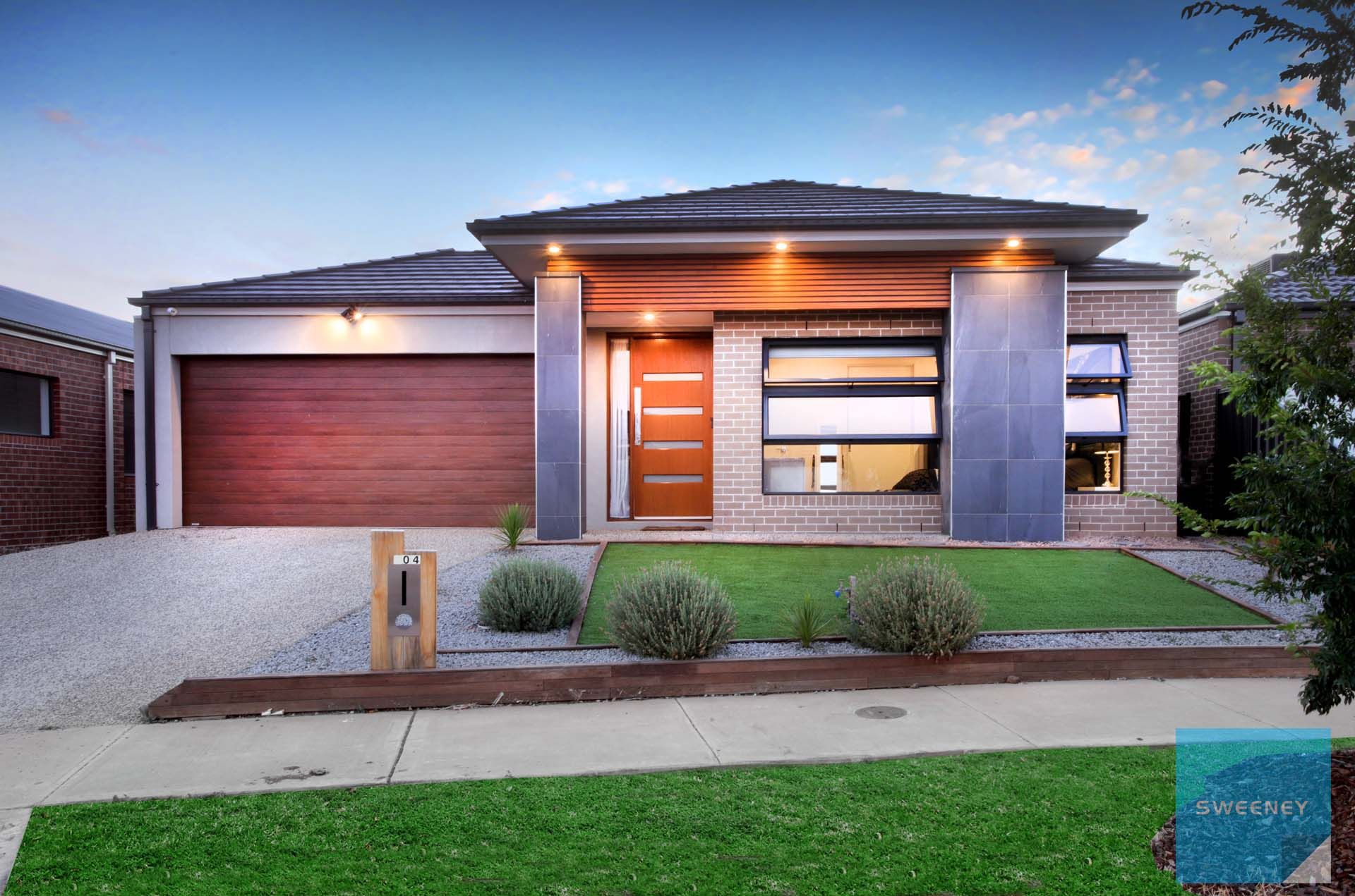 104 Hawking Crescent, Fraser Rise - Thumbnail 2