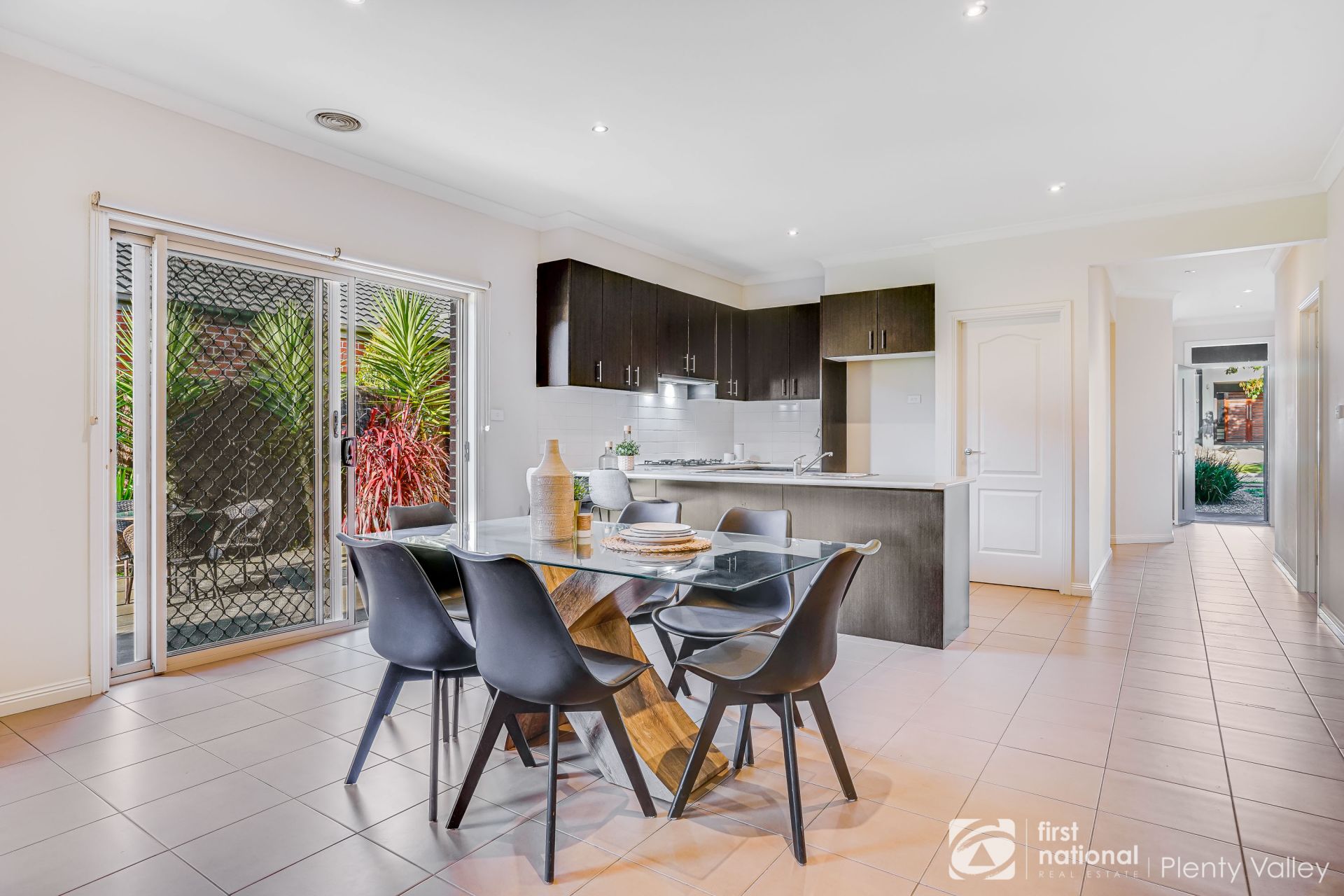 21 Songbird Crescent South Morang, South Morang - Thumbnail 7