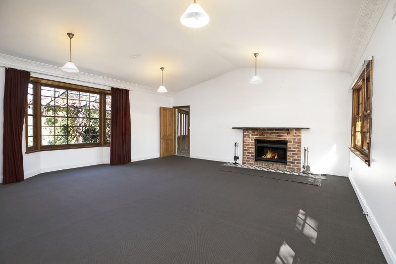 Real Estate For Lease 10 Applegate Close Mittagong , NSW