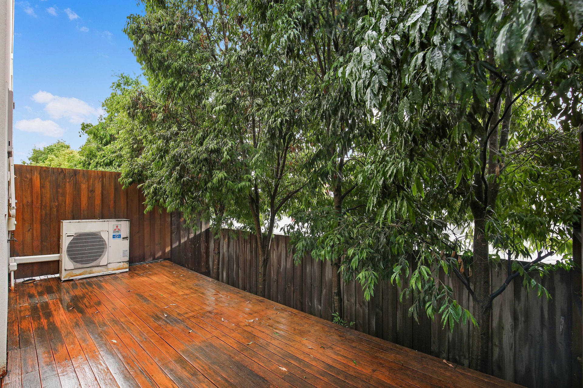 Lovely 2 Bedroom Unit