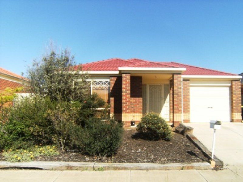 8 Springfield Close, Caroline Springs - Thumbnail 2