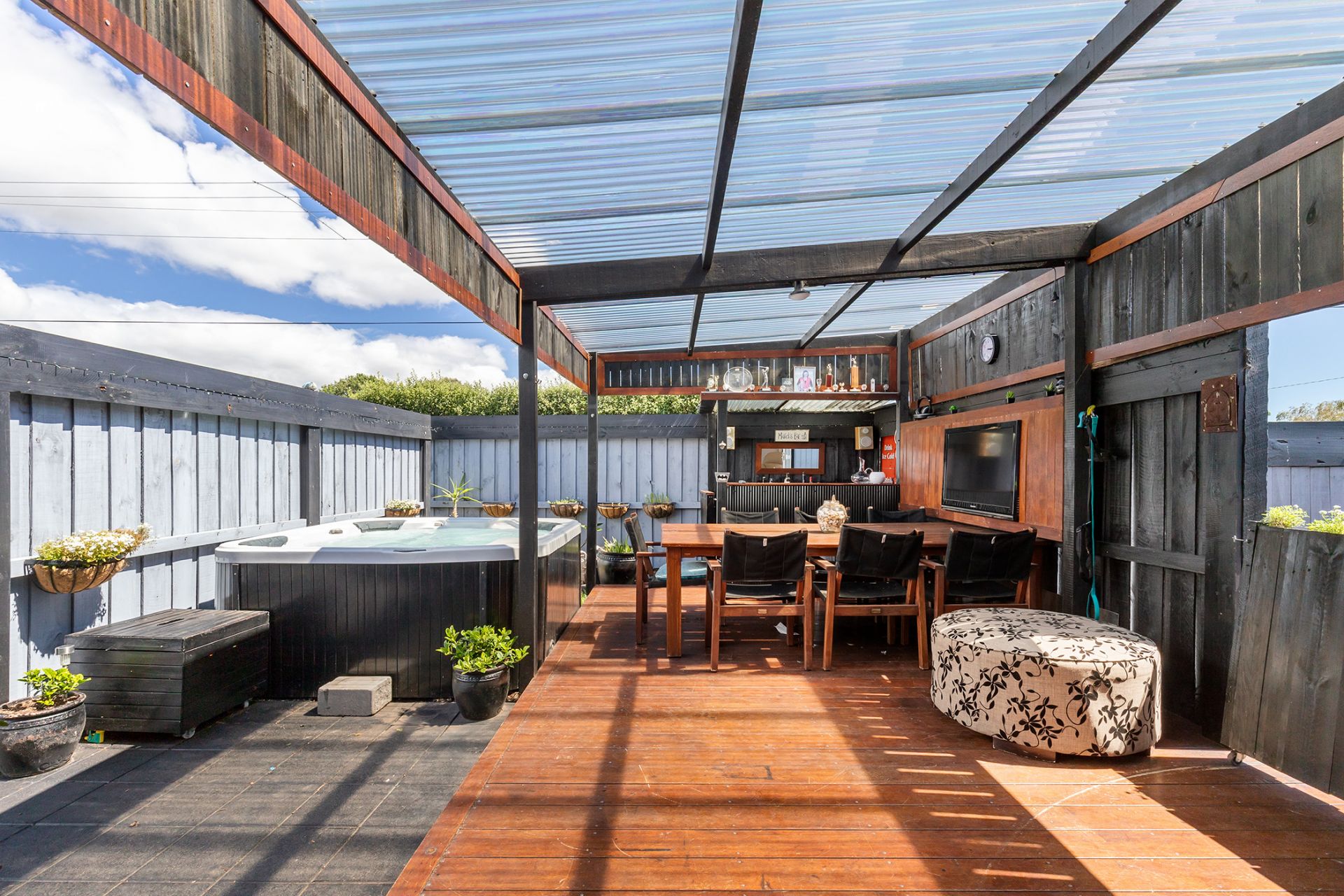 Real Estate For Sale 1/23 Seaview Avenue Mornington , VIC