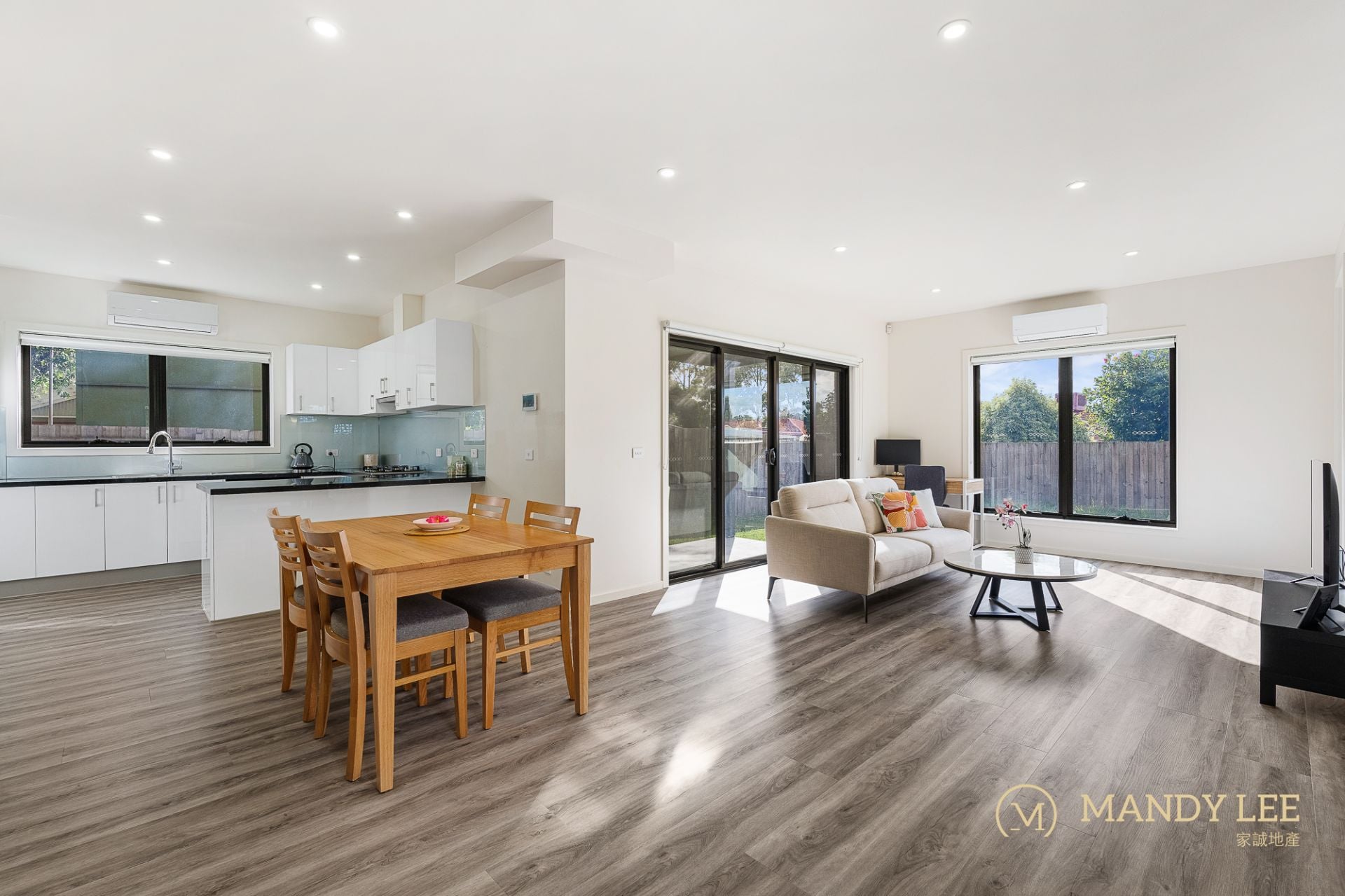 2/2 Weeks Close Rowville VIC, Rowville - Thumbnail 4