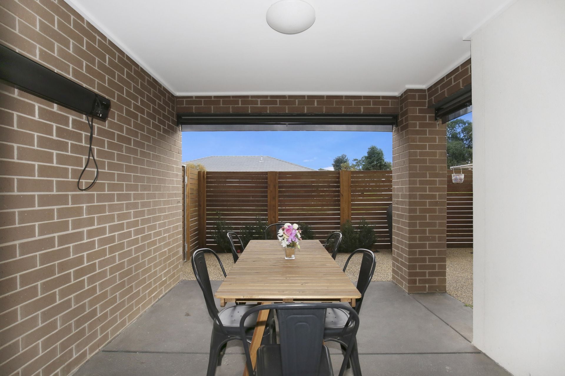 Sensational & Modern Style Townhouse