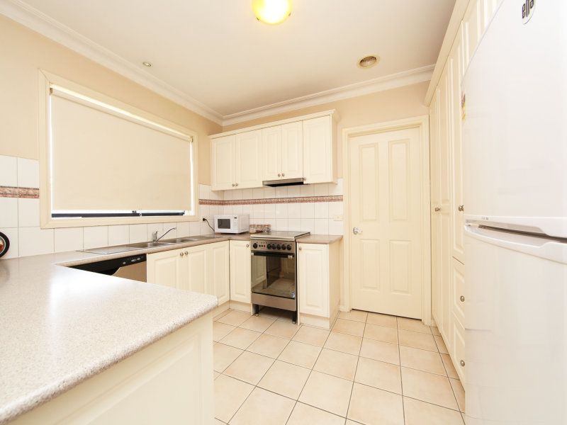 2 Trinity Way SOUTH MORANG, South Morang - Thumbnail 8