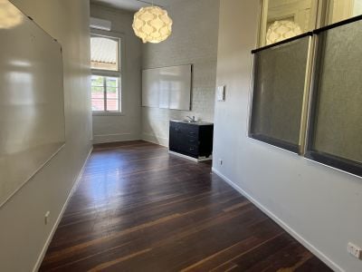 OUTSTANDING CHARACTER OFFICE - PRICED TO LEASE