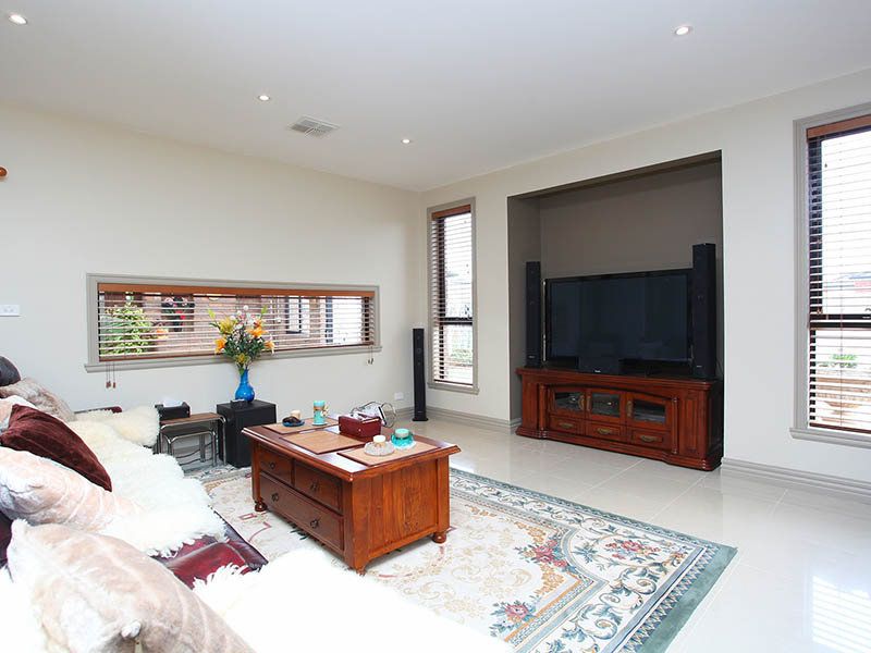 8 Pilbara Avenue, Burnside - Thumbnail 5