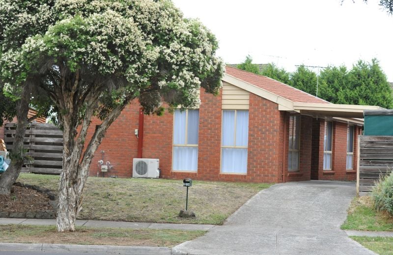 2/13A Pickworth Drive, Mill Park