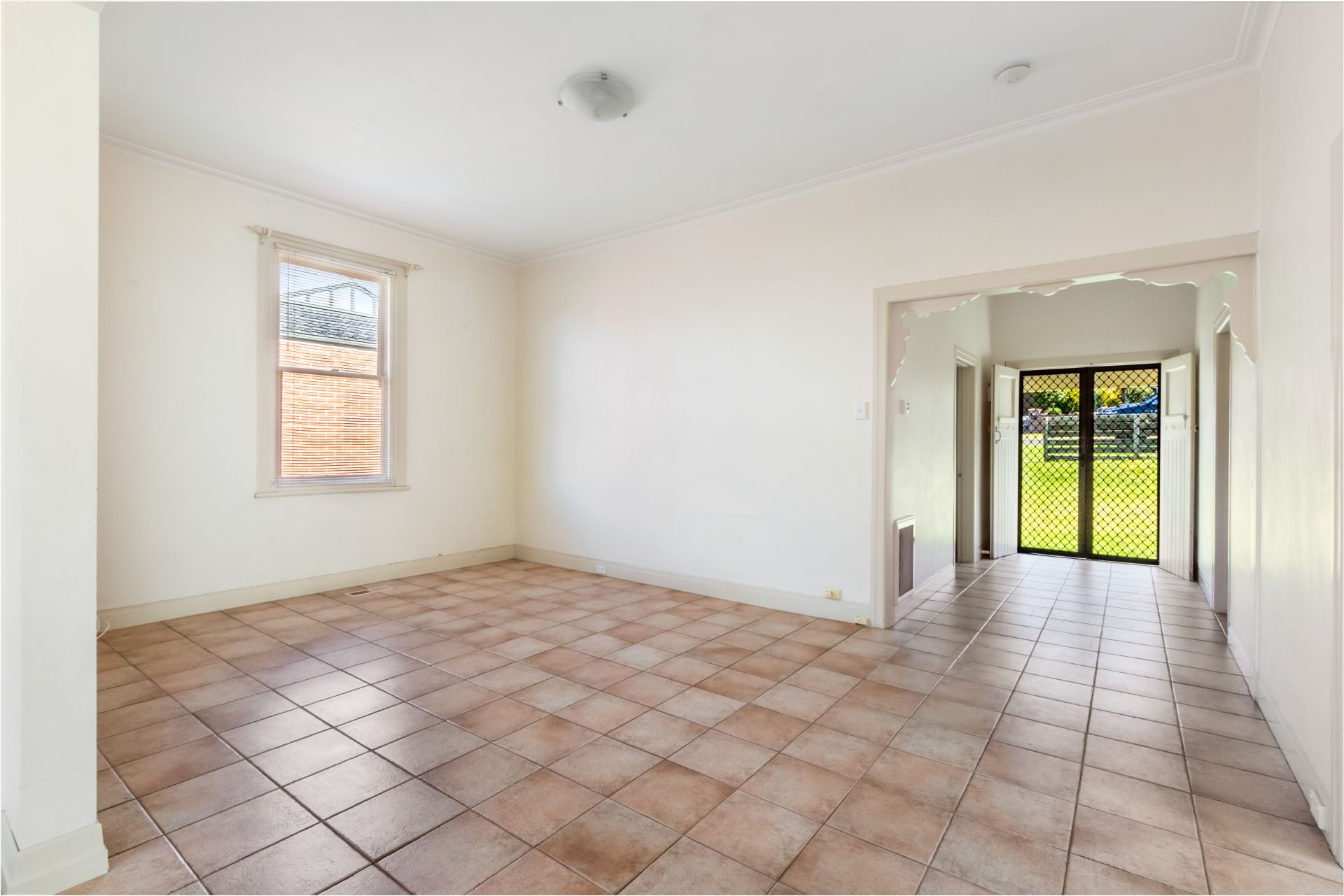 LARGE FAMILY HOME