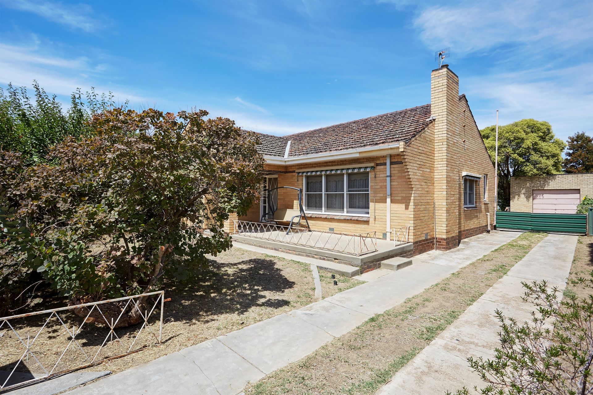 5 Pleasant Vale Crescent, Flora Hill DCK Real Estate