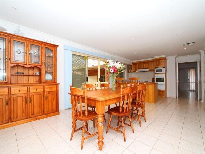 Family Home, Close to Everything!