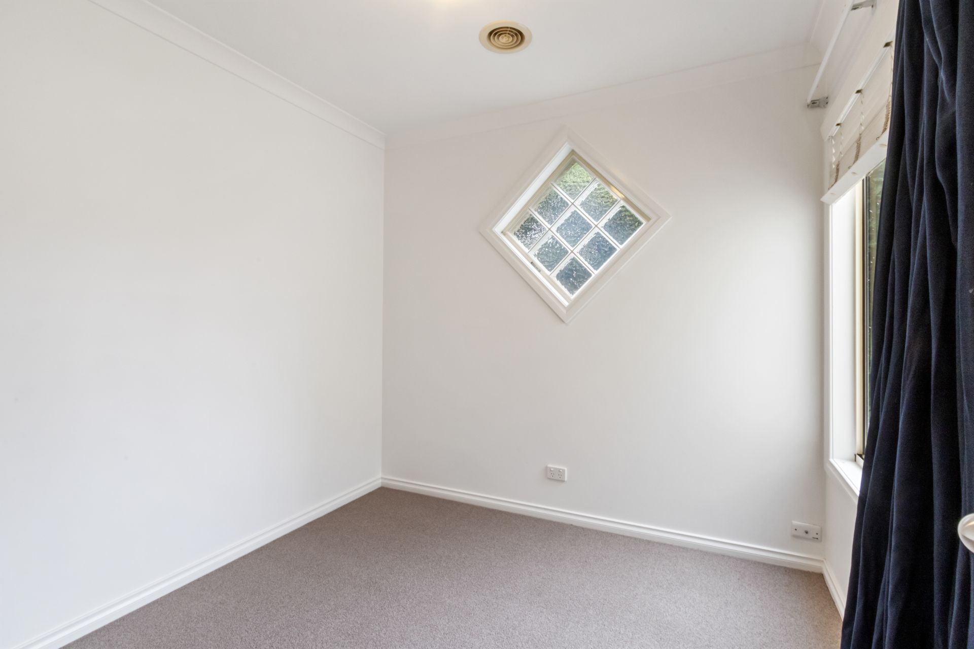 THORNBURY VILLAGE AT YOUR DOORSTEP
