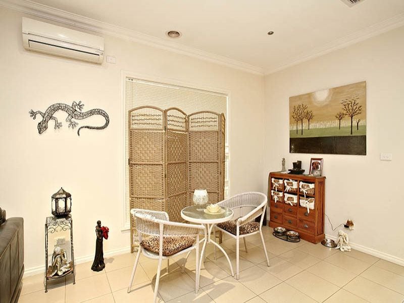 44 Riordan Crescent MERNDA, Mernda - Thumbnail 6