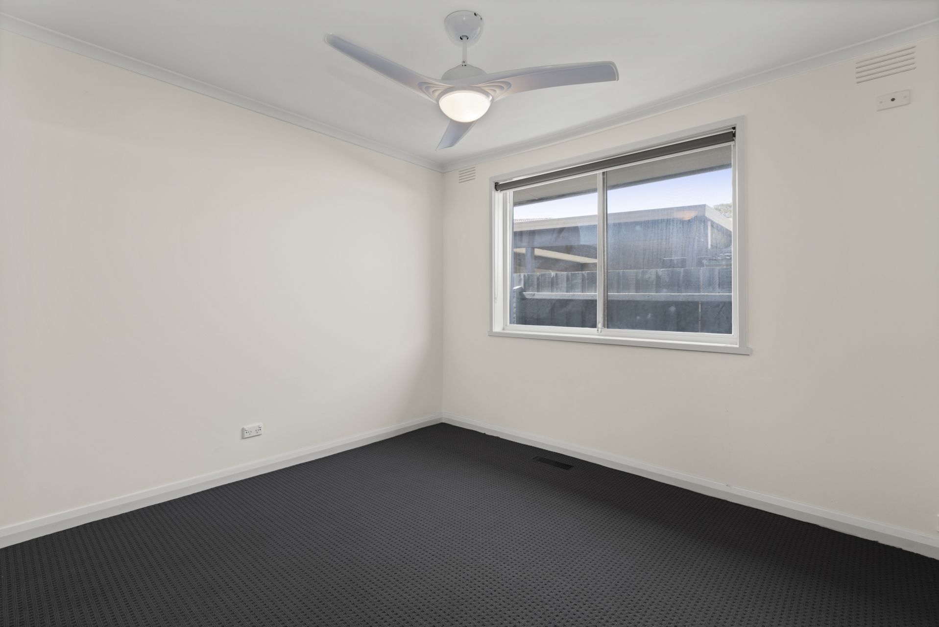 MODERN APPEAL - GREAT LOCATION