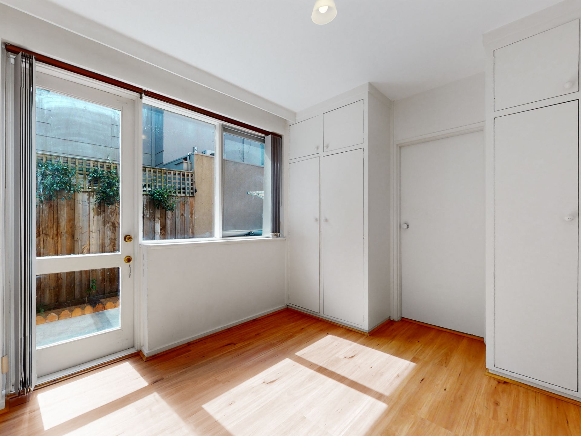 2/2 Affleck Street, South Yarra - Thumbnail 5