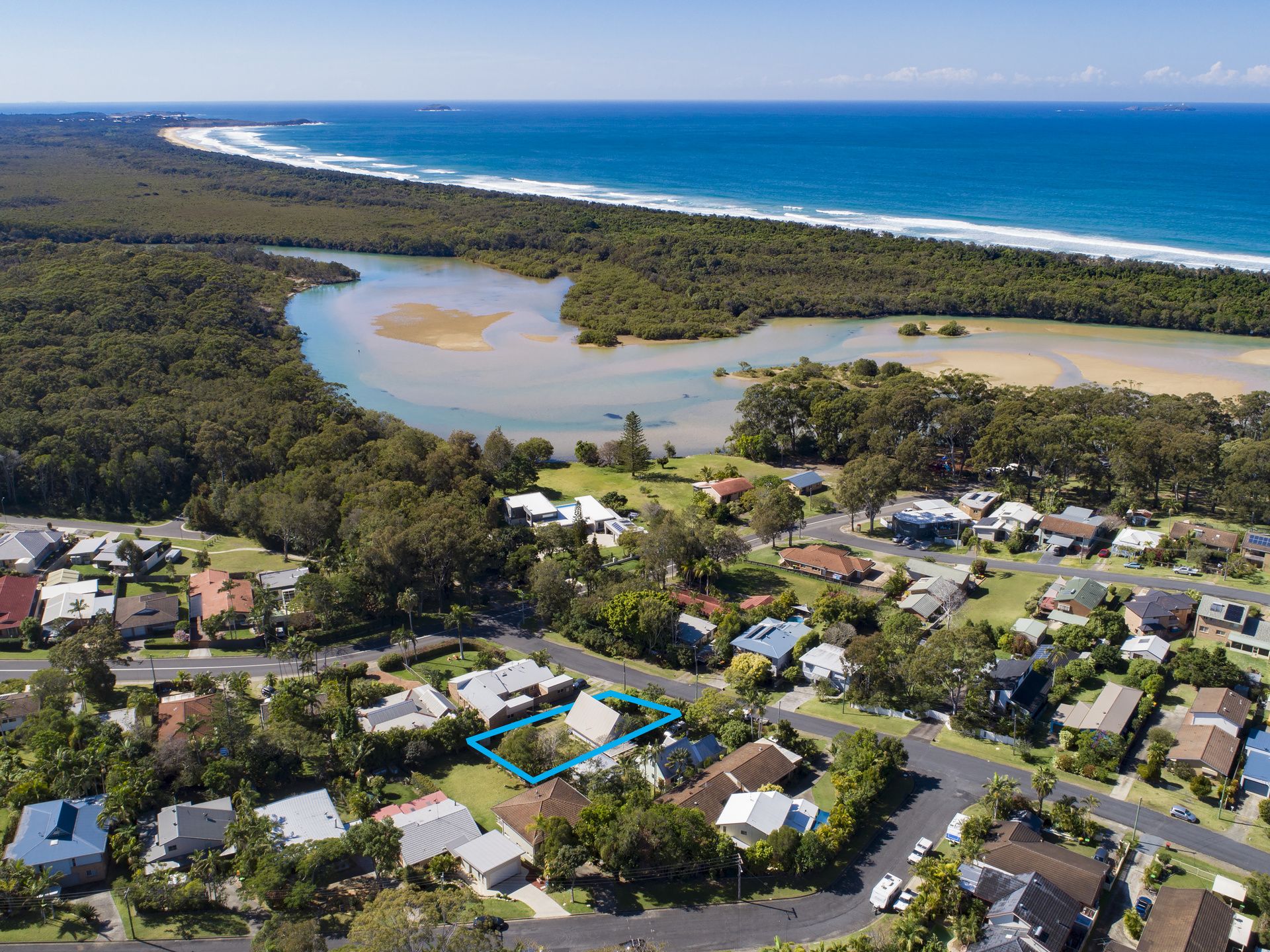 For Sale 4 Wansborough Avenue Moonee Beach , NSW