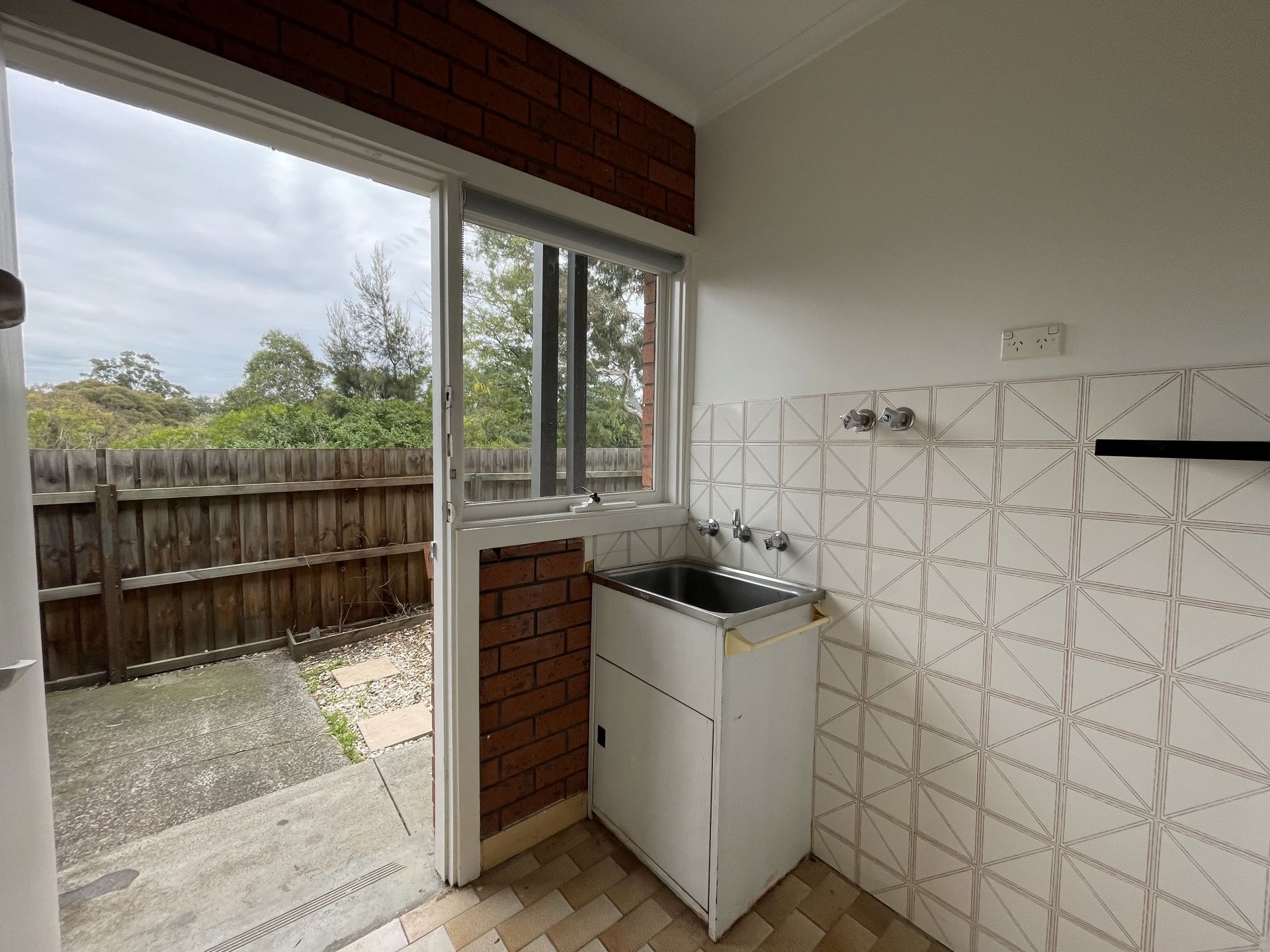 Spacious 2 Bedroom Townhouse Overlooking the Park!