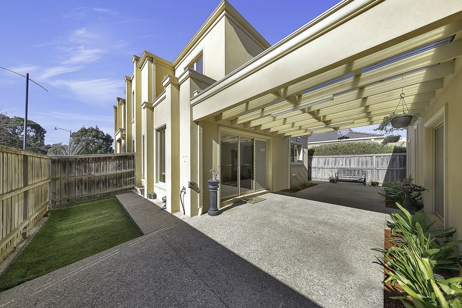 Park-Fronted & Value-Packed