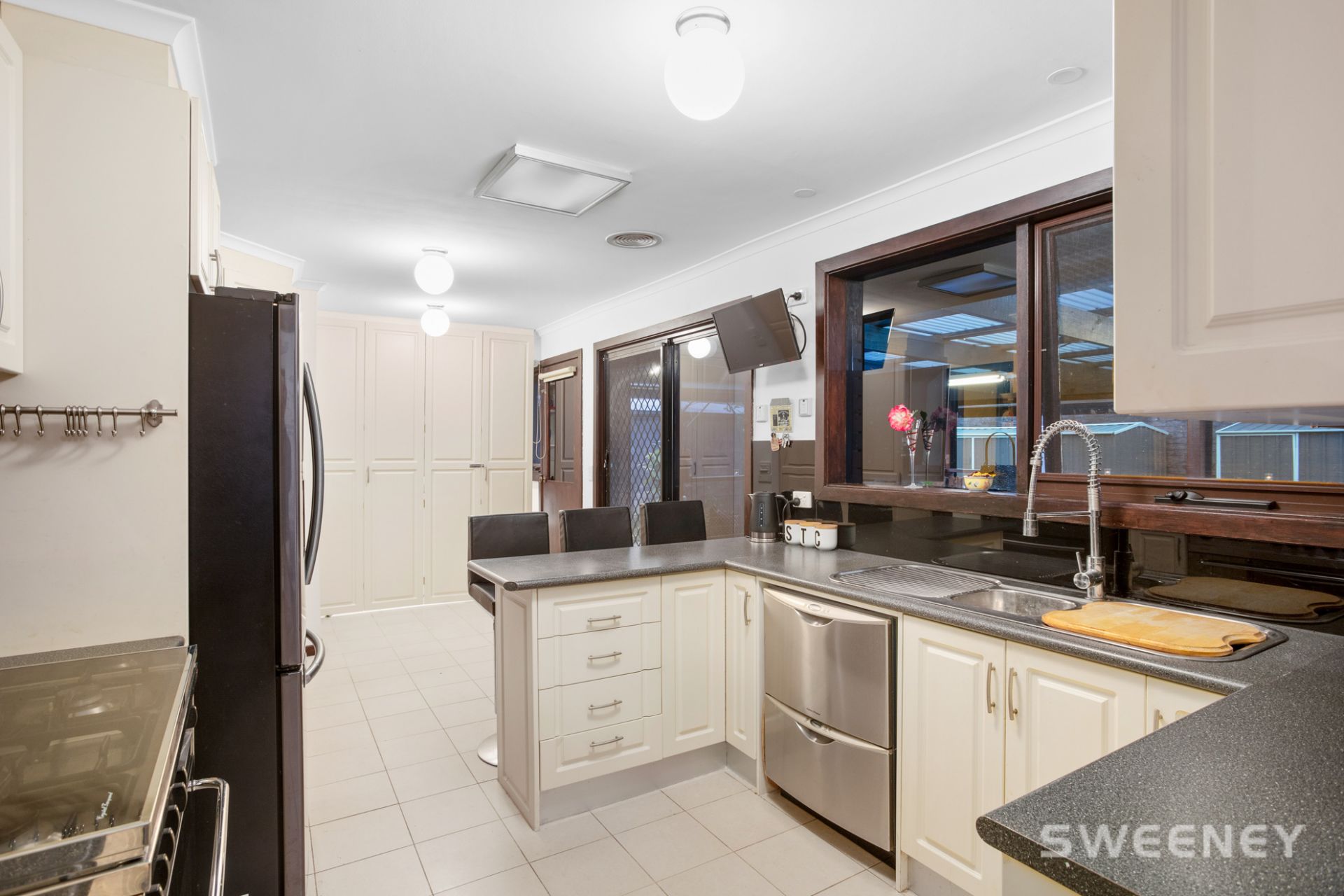 11 Obrien Court, Altona Meadows - Thumbnail 4
