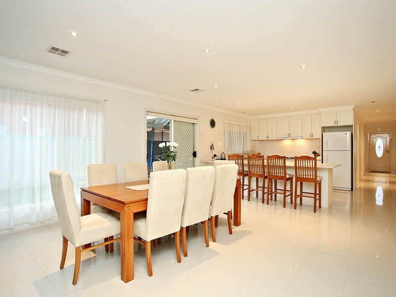 21 Highbury Close, Caroline Springs - Thumbnail 4