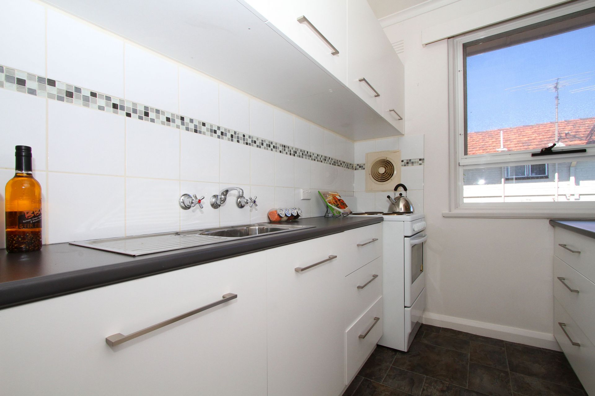 Secure One Bedroom Apartment!