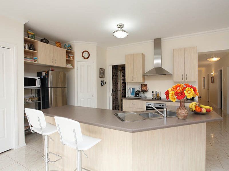 109 Springlake Avenue, Caroline Springs - Thumbnail 3