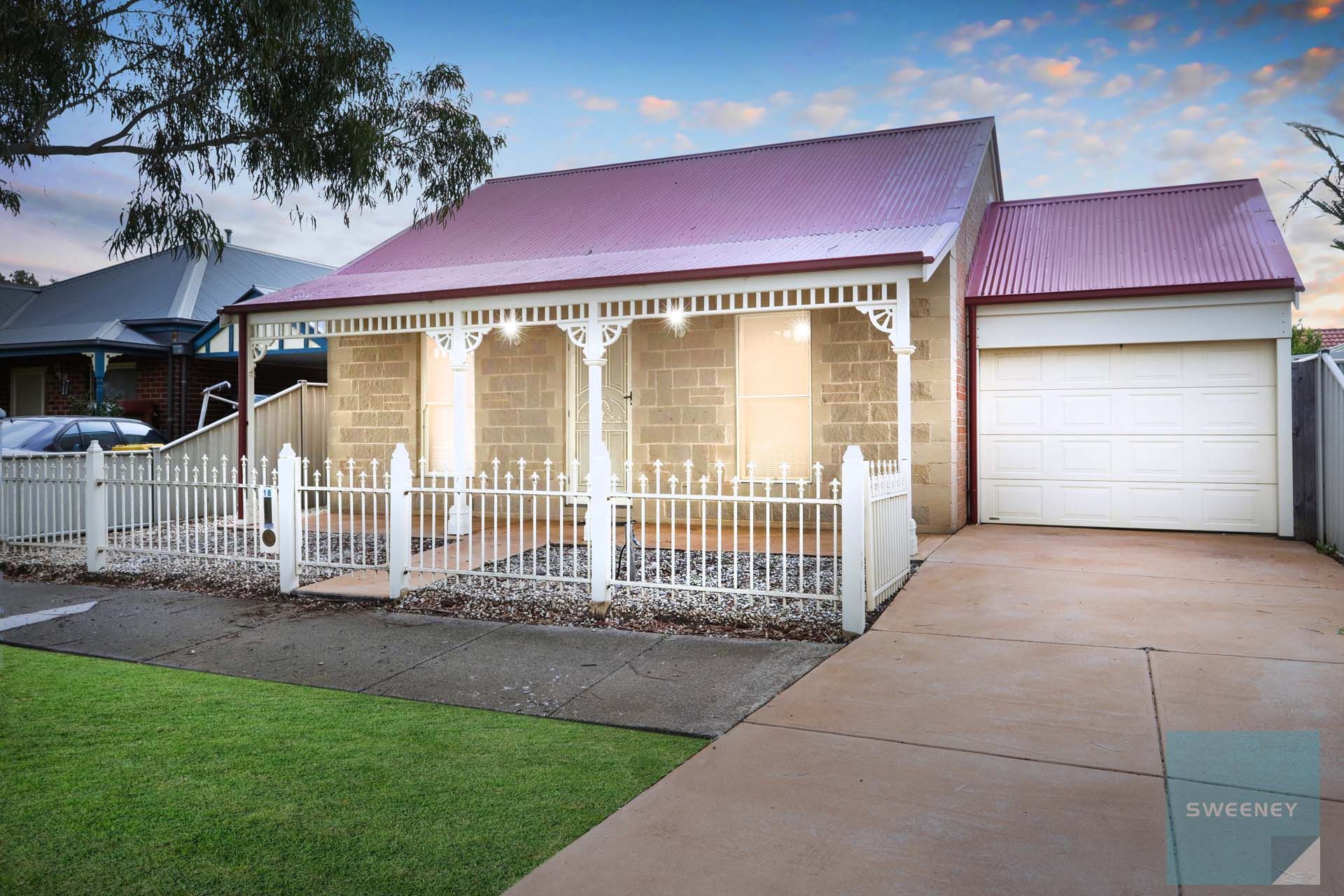 18 Sharrock Close, Caroline Springs - Thumbnail 2