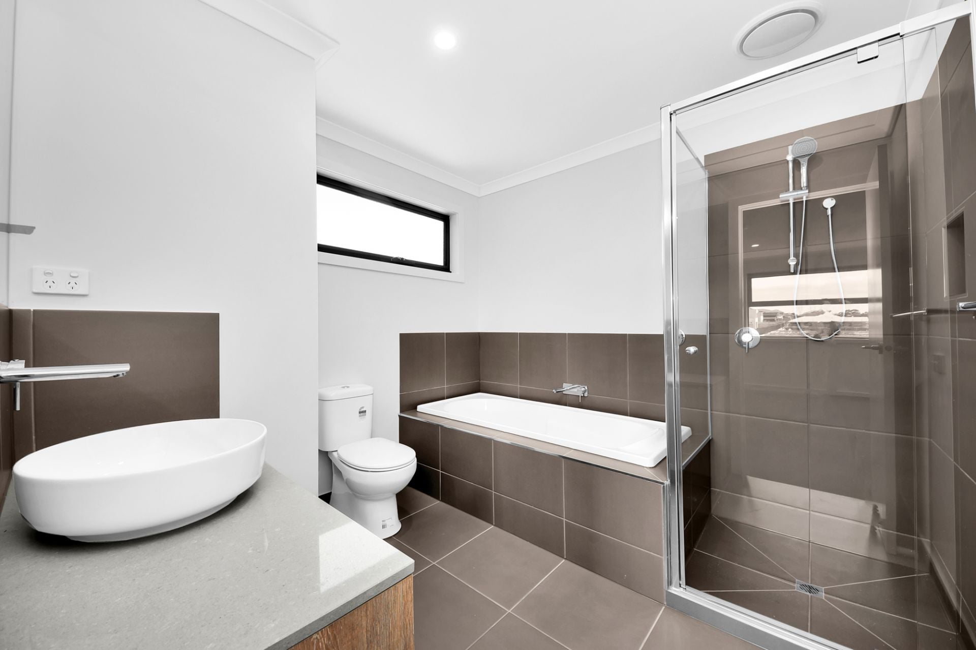 Modern & Brand New Townhouse