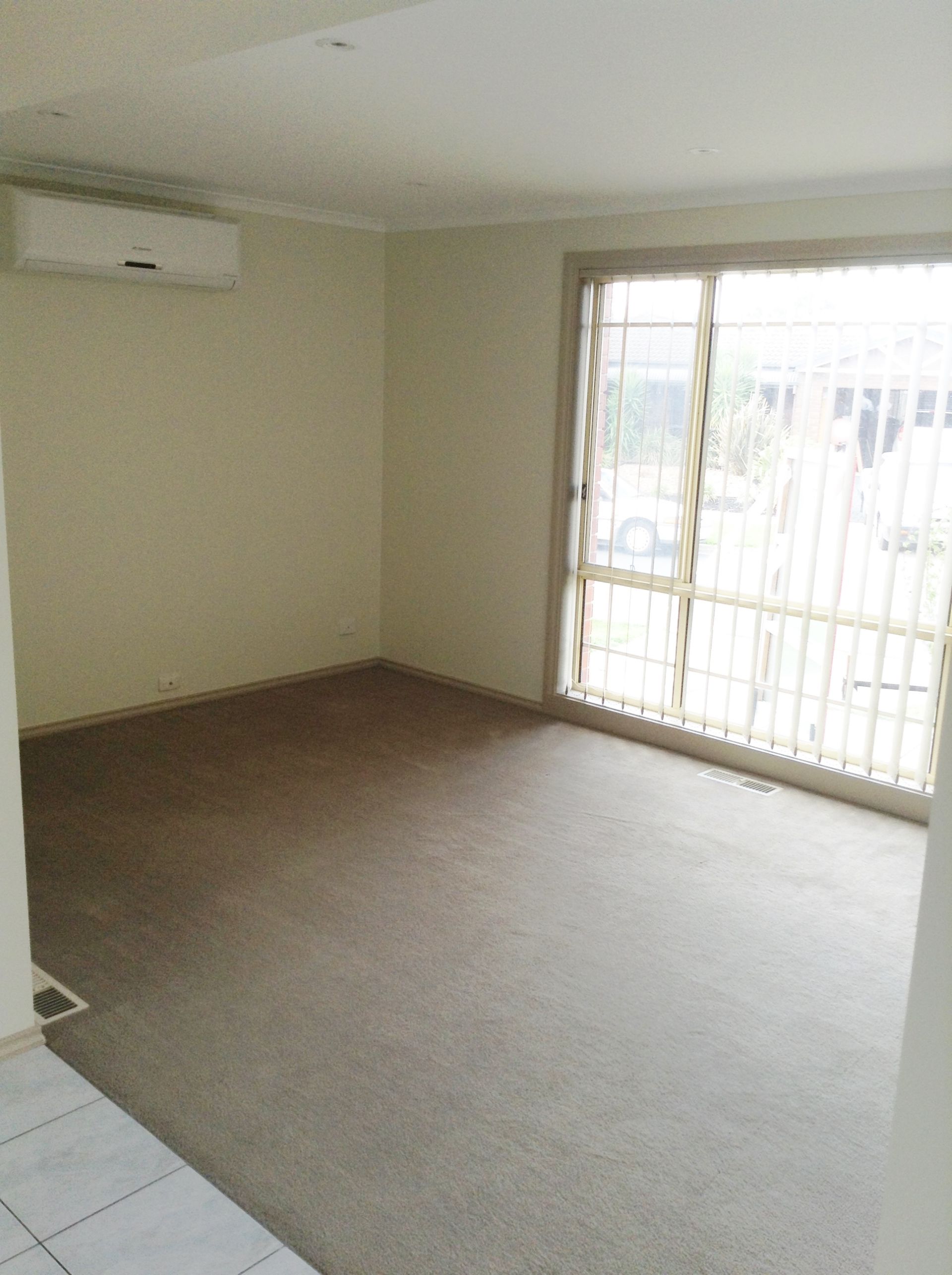 Revovated Townhouse!!
