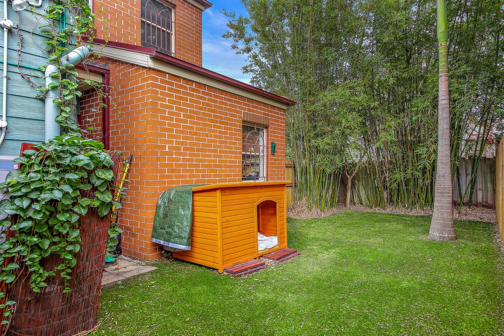 PET FRIENDLY TOWN HOUSE