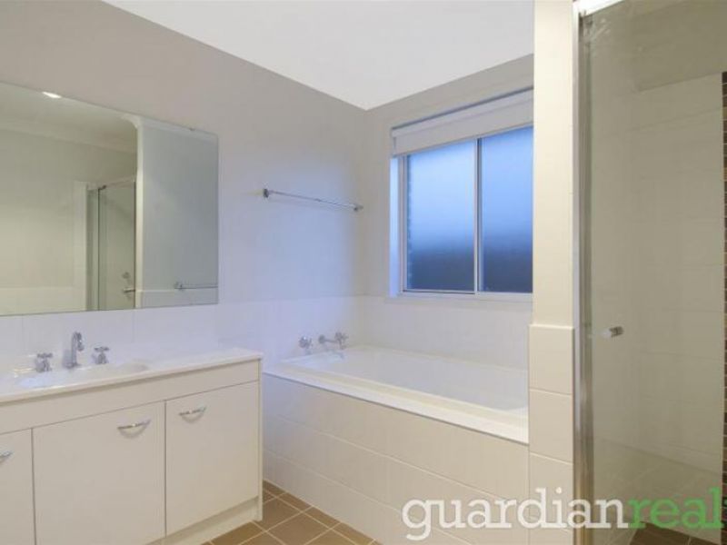 31 Estuary Crescent, The Ponds - Thumbnail 6