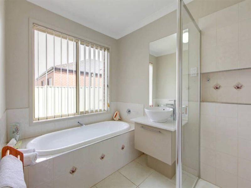 46 Dahlia Drive, Caroline Springs - Thumbnail 8