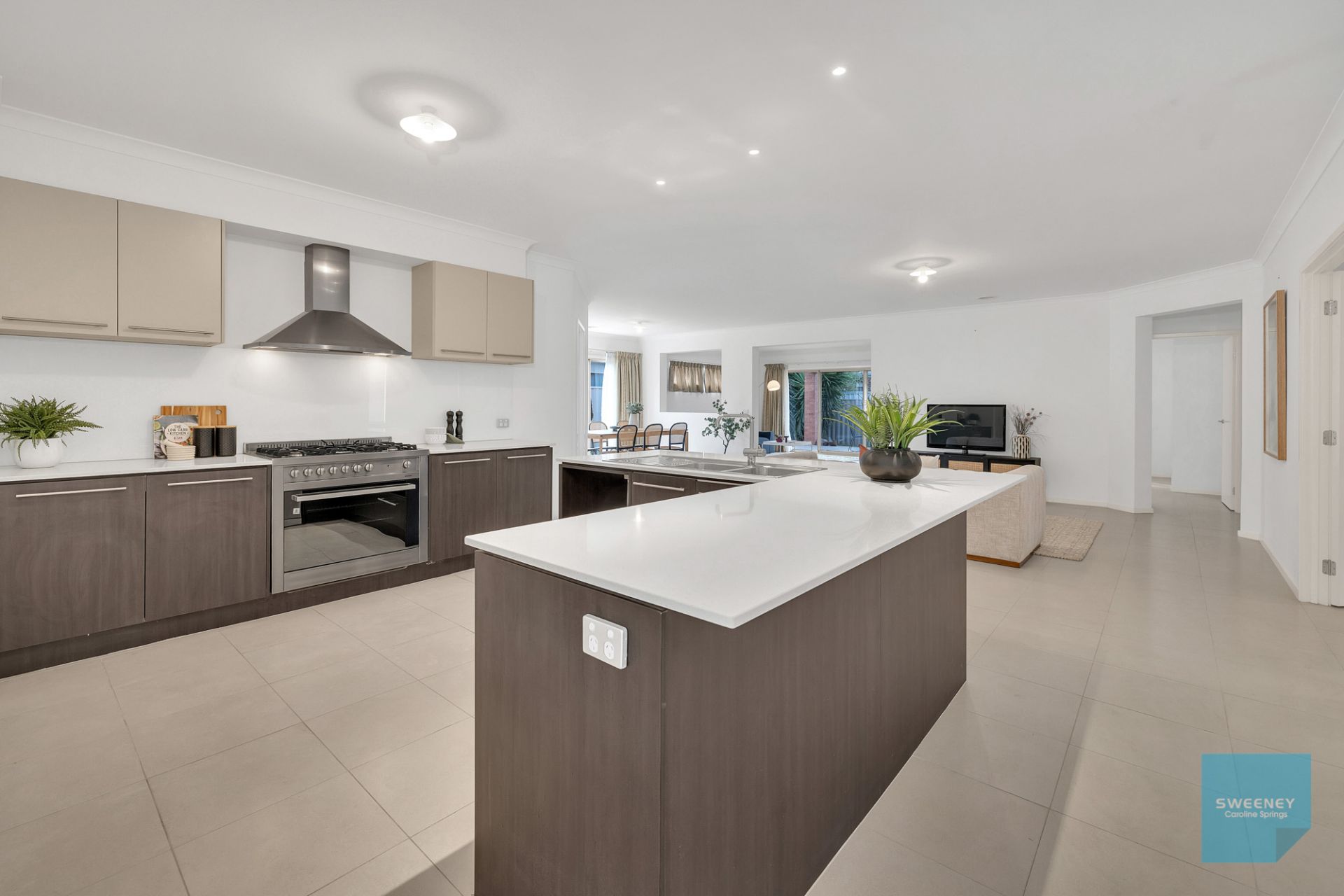 18 Mount Way, Caroline Springs - Thumbnail 6