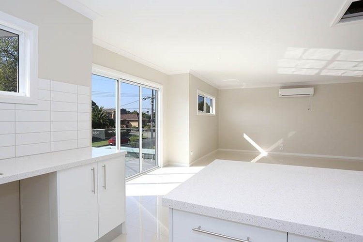 CONTEMPORARY LIVING IN A FABULOUS LOCATION