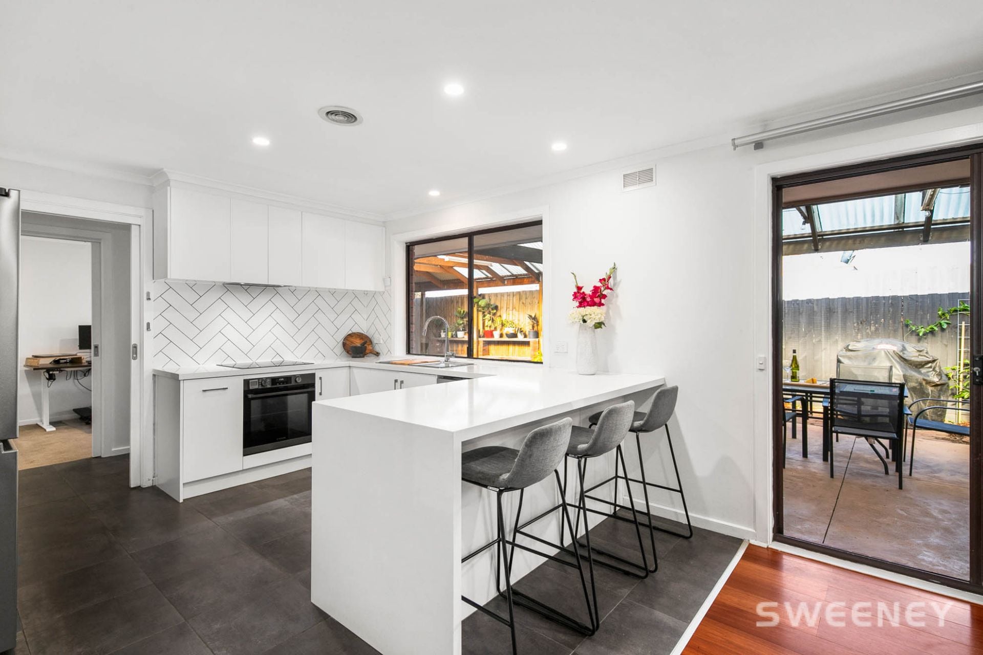 18 Roach Drive, Altona Meadows - Thumbnail 3