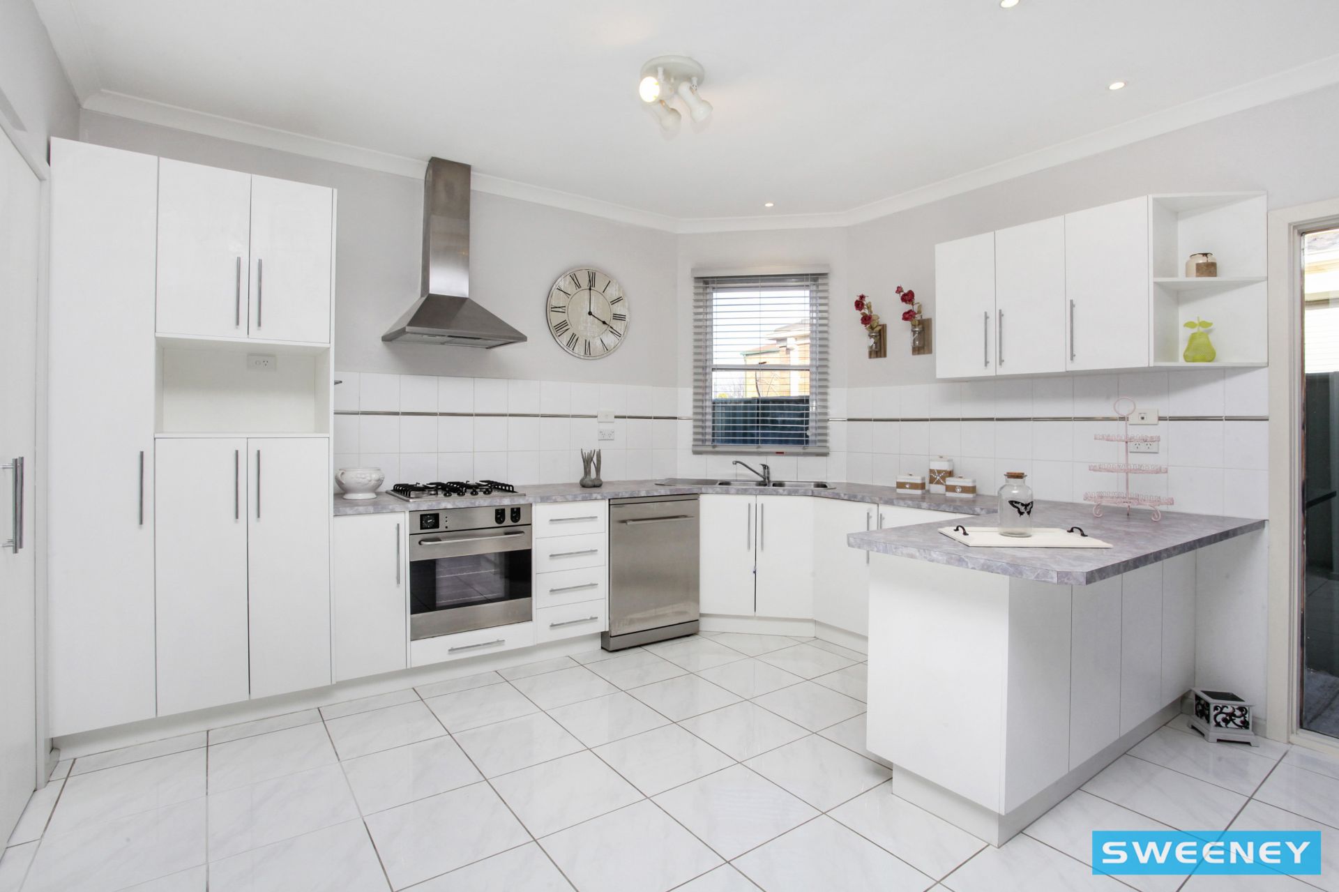 2 Saxby Court, Burnside - Thumbnail 5