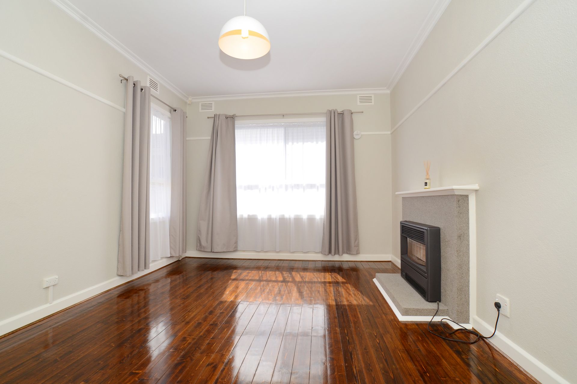 One Weeks Free Rent - Perfectly Renovated Home