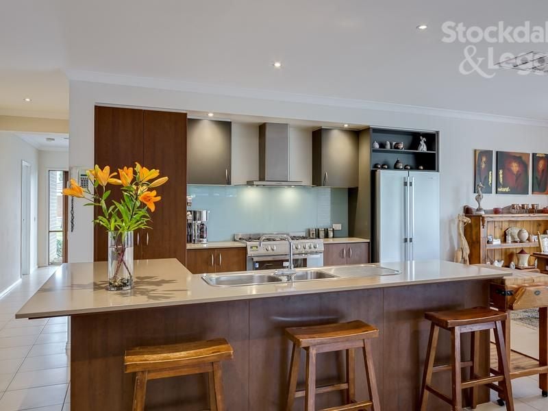 13 Florence Drive MERNDA, Mernda - Thumbnail 8