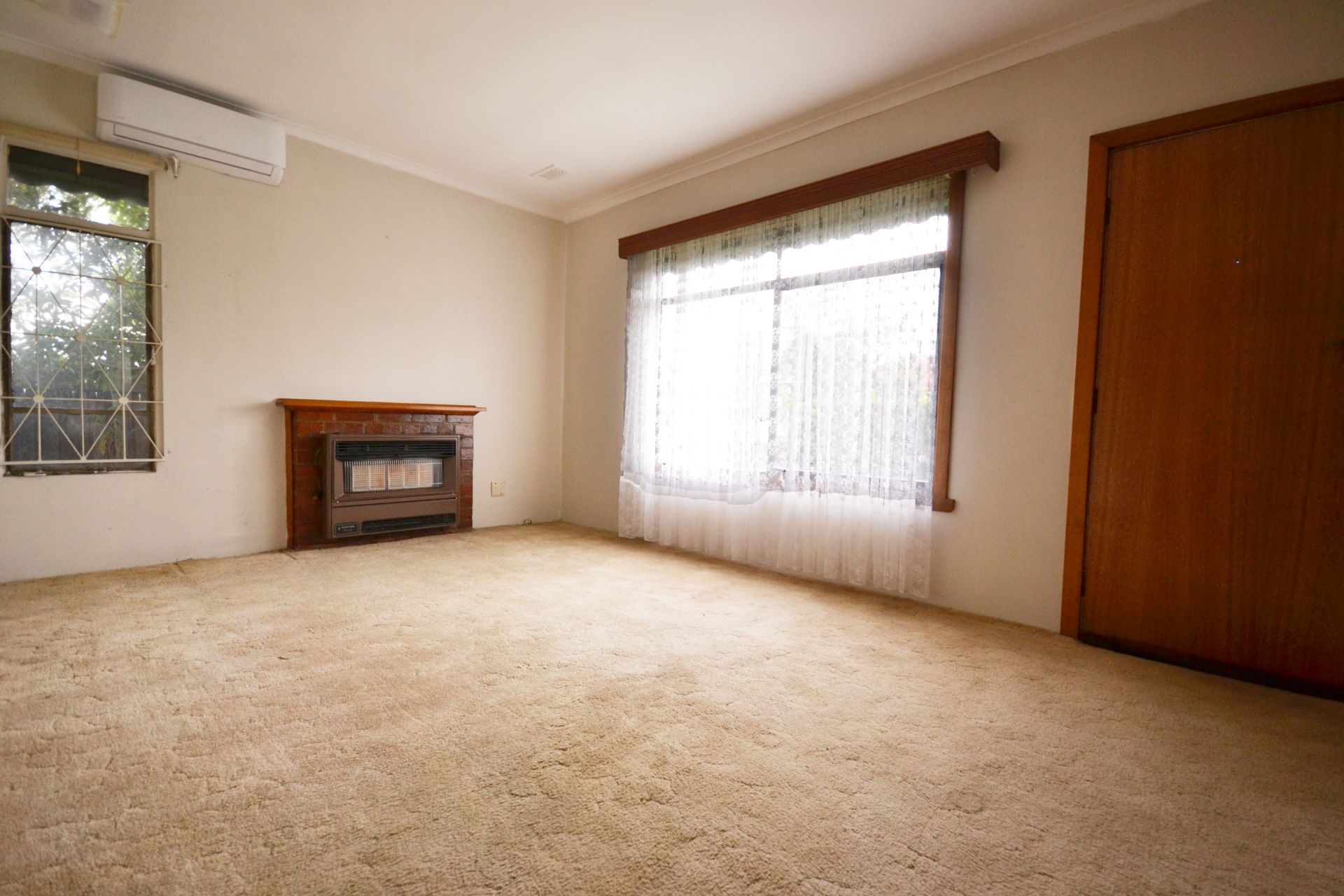 THREE BEDROOM IN GREAT LOCATION