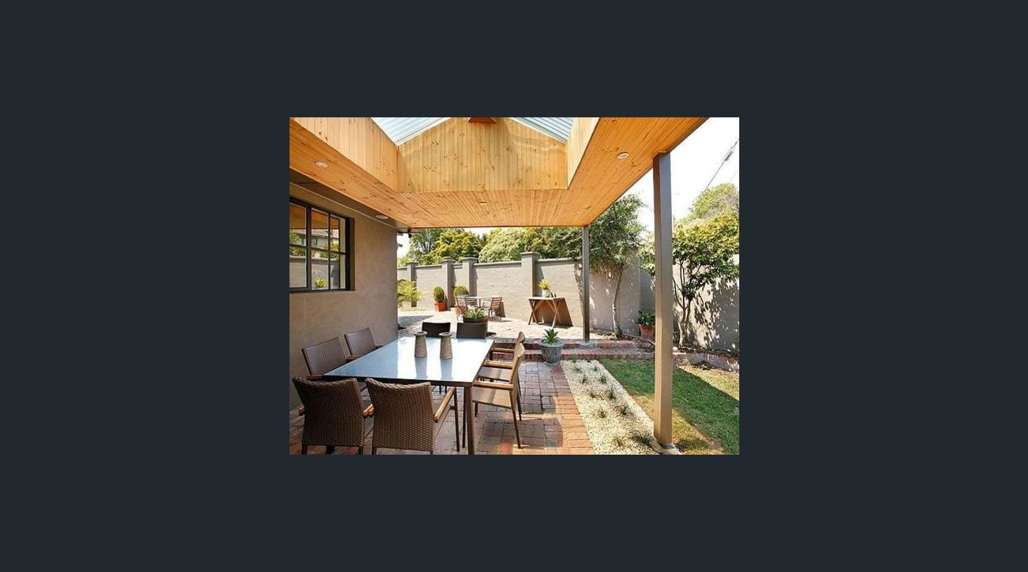 **Modern Family Residence**