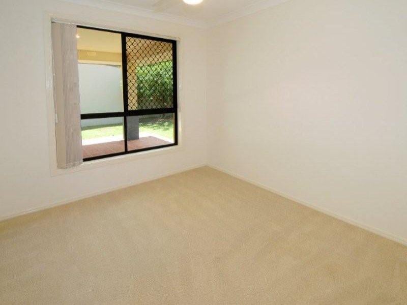 25 Whitsunday Street KAWANA ISLAND QLD, Kawana Island - Thumbnail 4